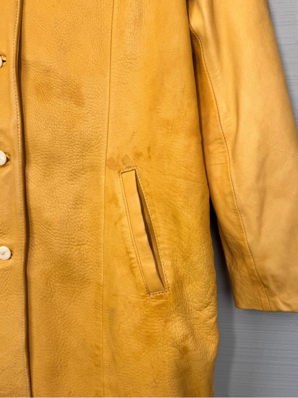 Vintage Mustard Yellow Leather Long Trench Coat Floral Embossed Design Lined 70s - Picture 3 of 11